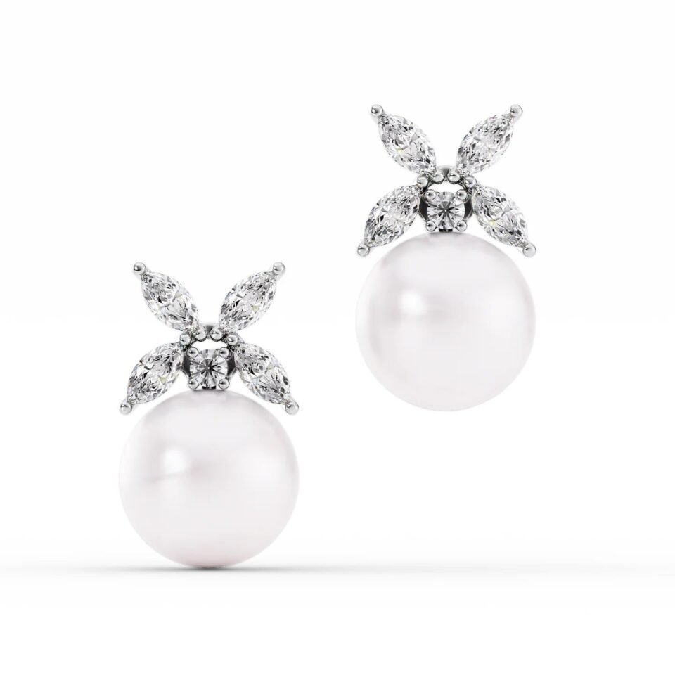 Quatrefoil Round Pearl Studs