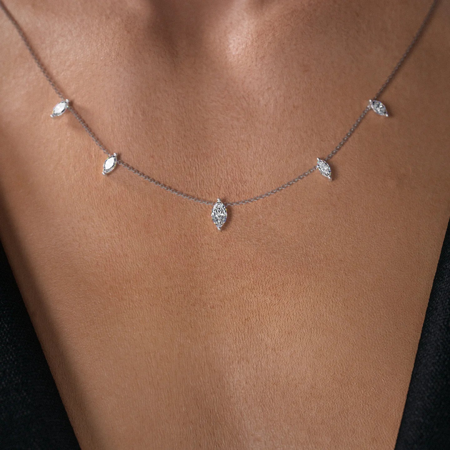 Boat-Shaped Gem Medallion3